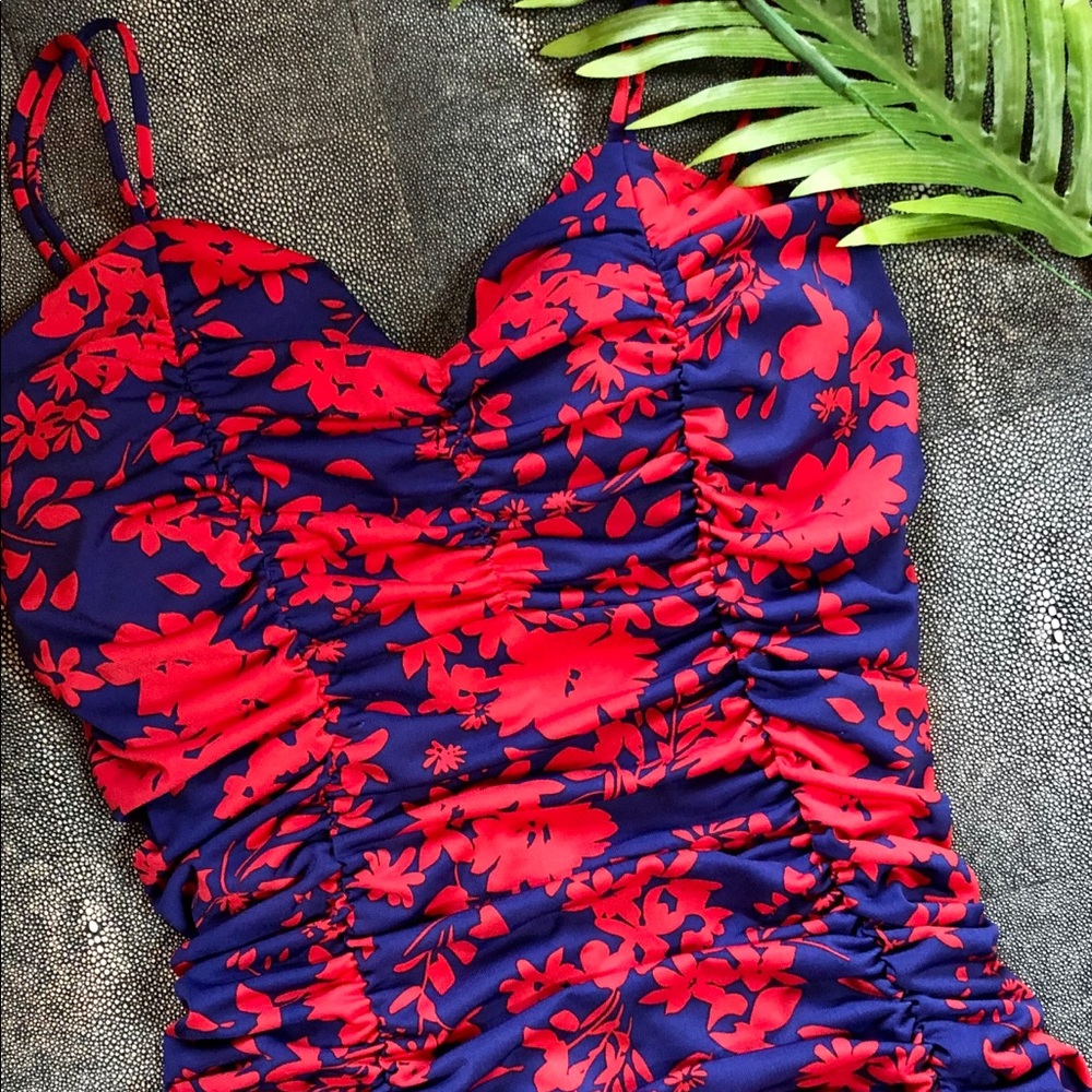 Lands End navy red floral shaping tankini top